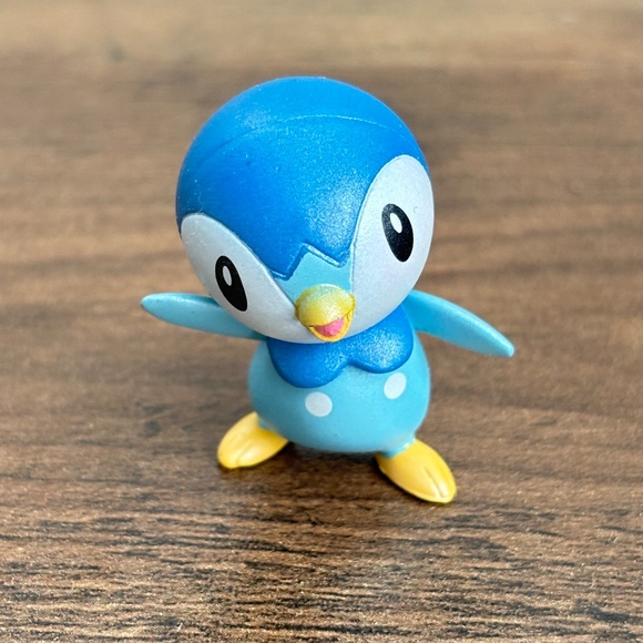 Pokémon PIPLUP Blue Metallic Penguin Toy Battle Action Figure 2020 WCT Topper - Picture 2 of 7